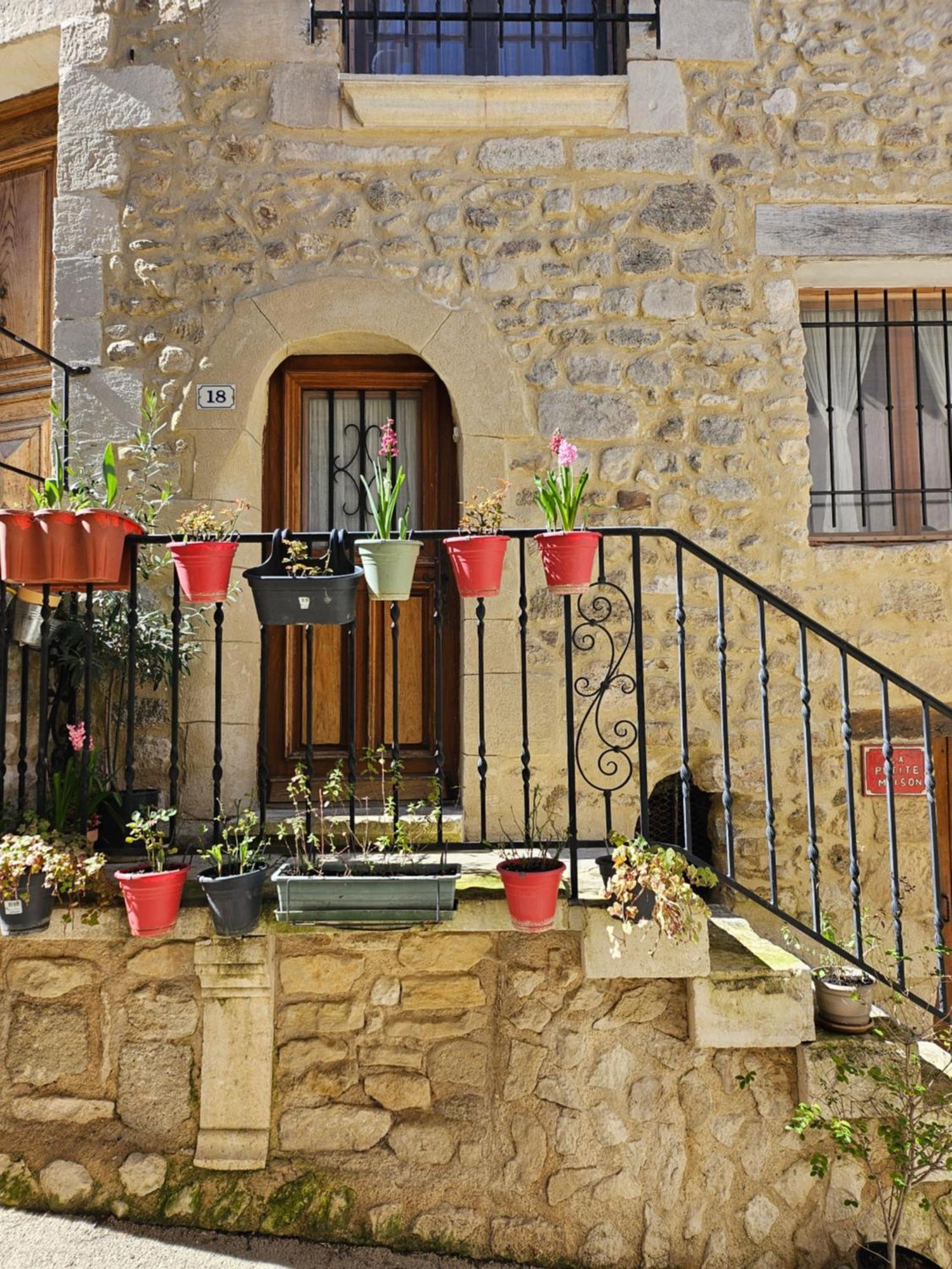 La Petite Maison Céreste Exterior foto
